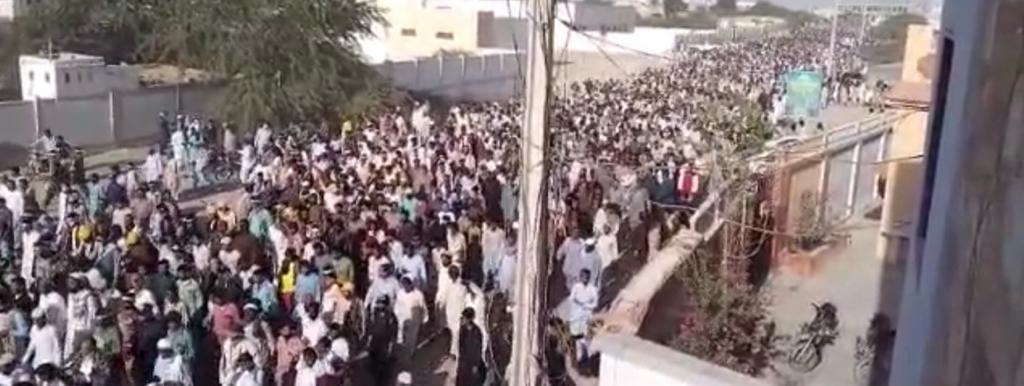 Huge crowds in Gwadar in support of right movement