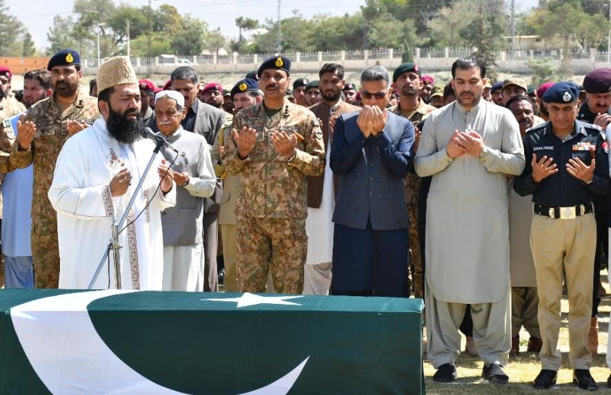 Funeral prayer of martyred Pak Army officials offered in Quetta