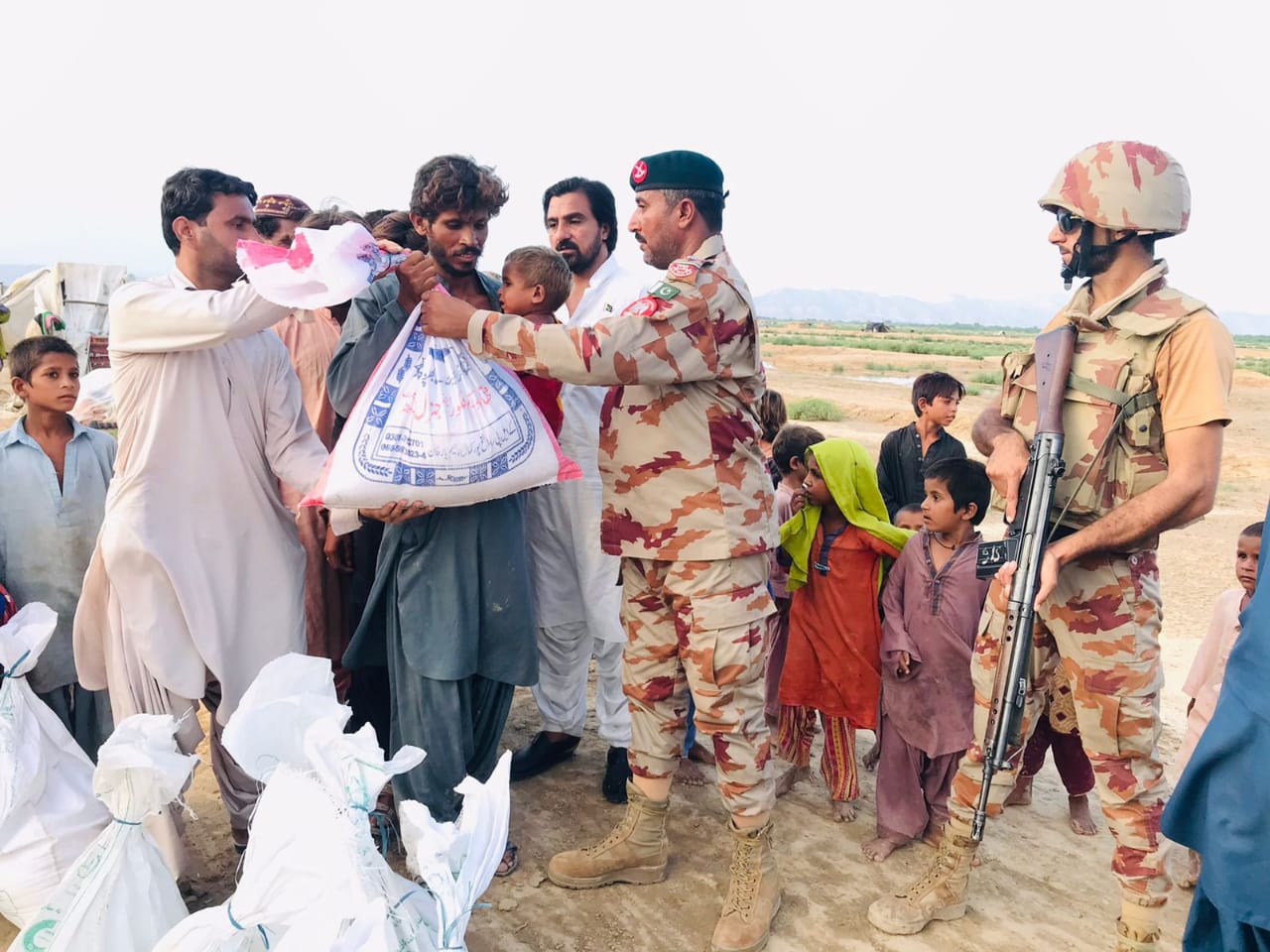 Pak Army establishes 13 camps for flood affectees in Balochistan