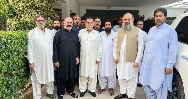 Nawab Zehri and Sadiq Umrani invite Jam Kamal to join PPP