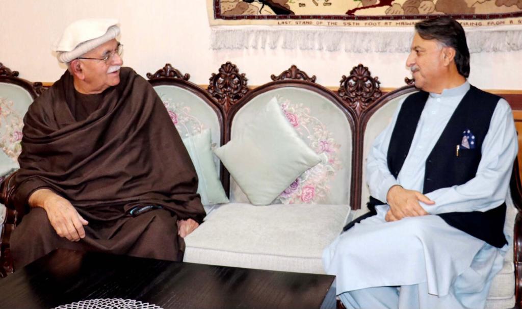 Governor Malik Wali Kakar meets Mehmood Achakzai