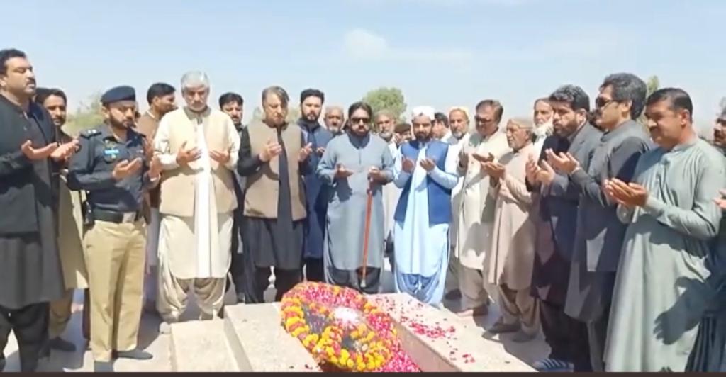 Governor Kakar visits Wadh offers for Sardar Attaullah Mengal